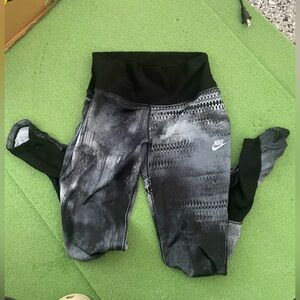 Nike women’s leggings size M